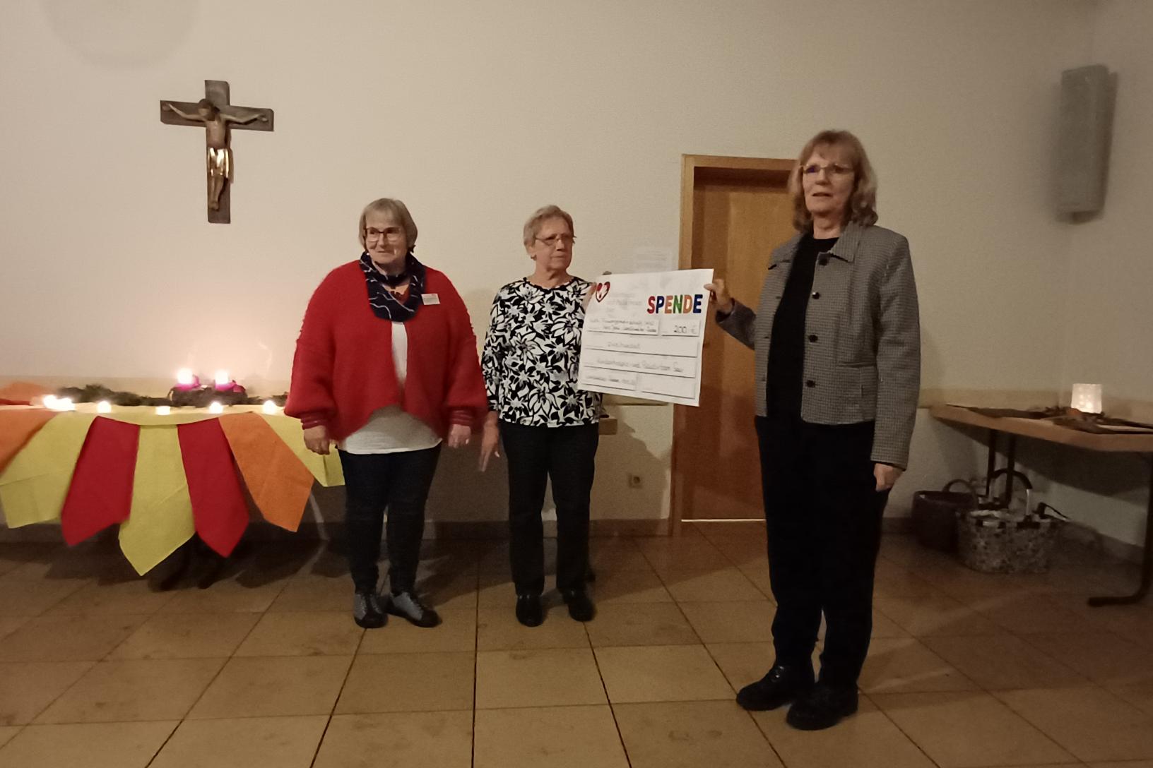 Spendenübergabe kfd Landsweiler-Reden an Kinderhospiz- und Palliativteam Saar